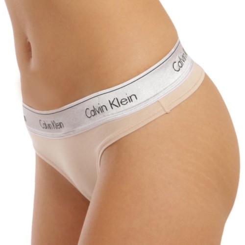 Damskie Stringi Calvin Klein MC Metallic-Thong Beżowe Damskie Stringi Calvin Klein MC Metallic-Thong Beżowe
